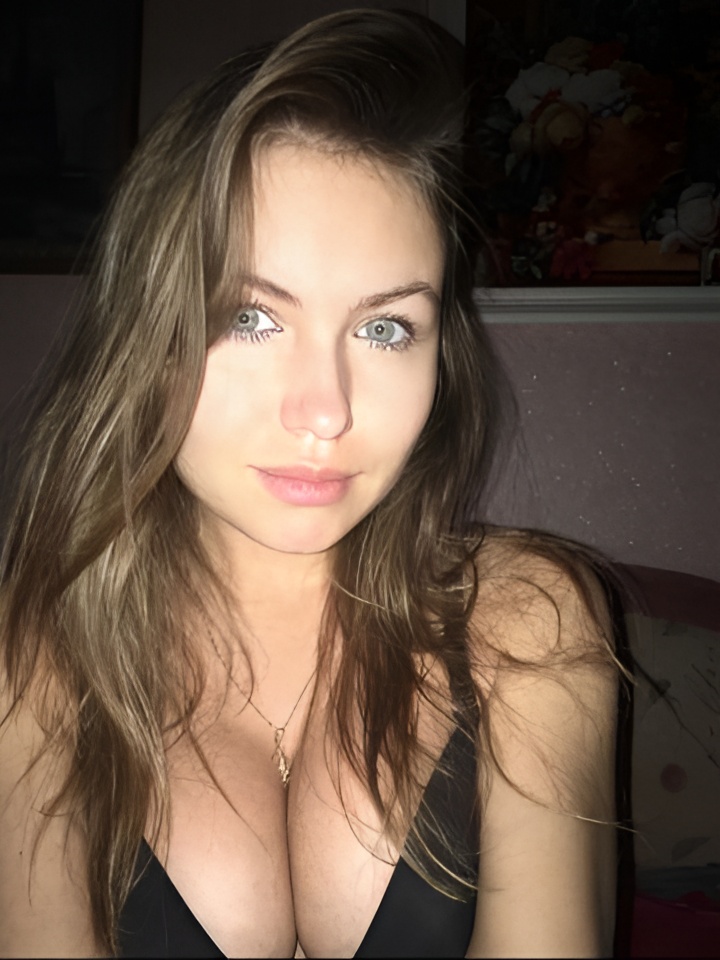 Стефания привлекальеная девушка из Опочка цена от 5000 руб