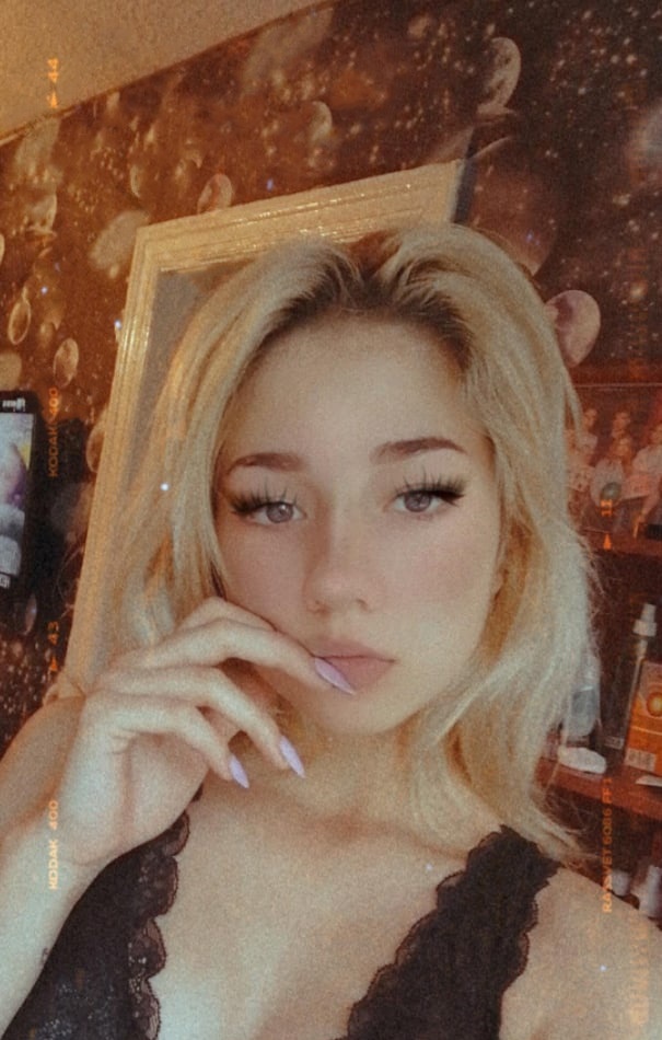 Анжела привлекальеная девушка из Опочка цена от 3000 руб