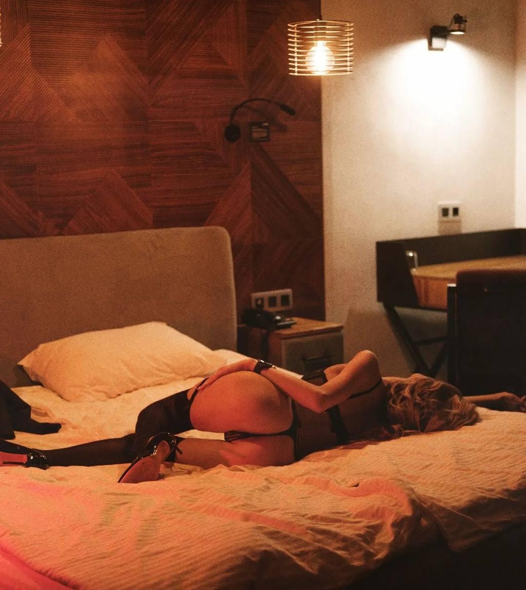 Лиза привлекальеная девушка из Опочка цена от 8000 руб