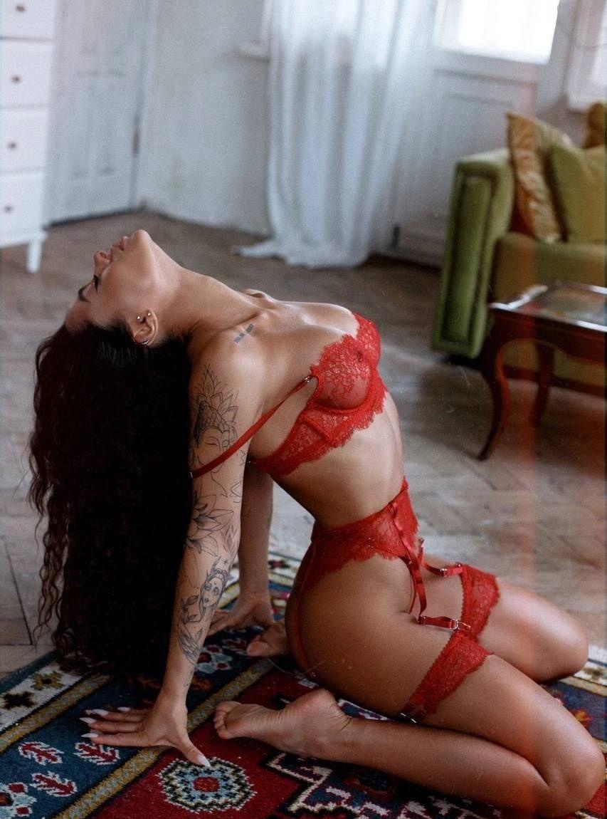 Мия привлекальеная девушка из Опочка цена от 5000 руб