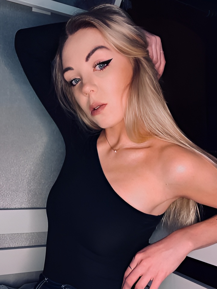 Индивидуалка Алиса, доступна для личного знакомства от 4000 руб