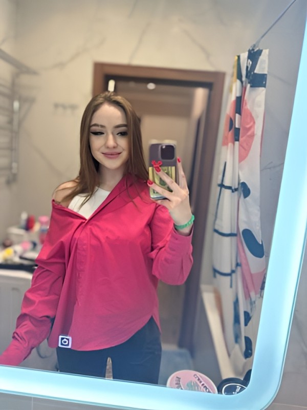 Арина привлекательная девушка из Опочка цена от 10000 руб