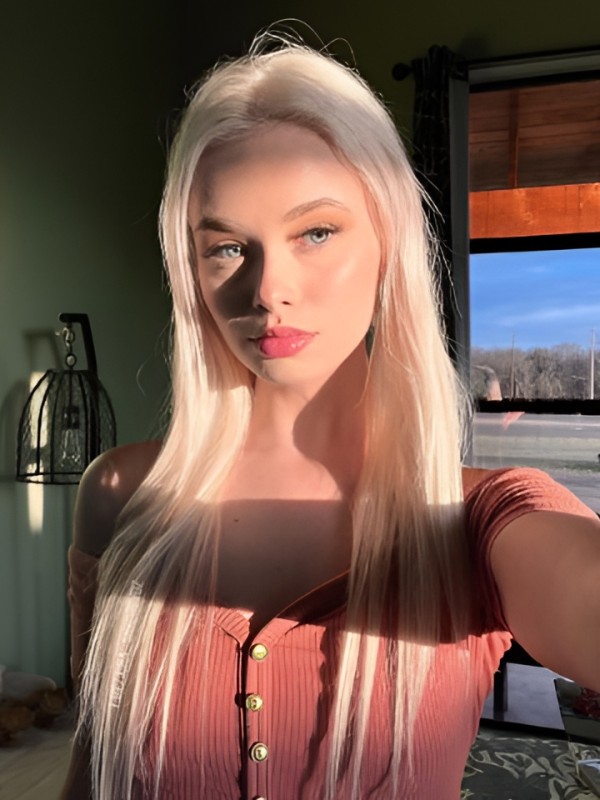 Оксана привлекательная девушка из Опочка цена от 10000 руб