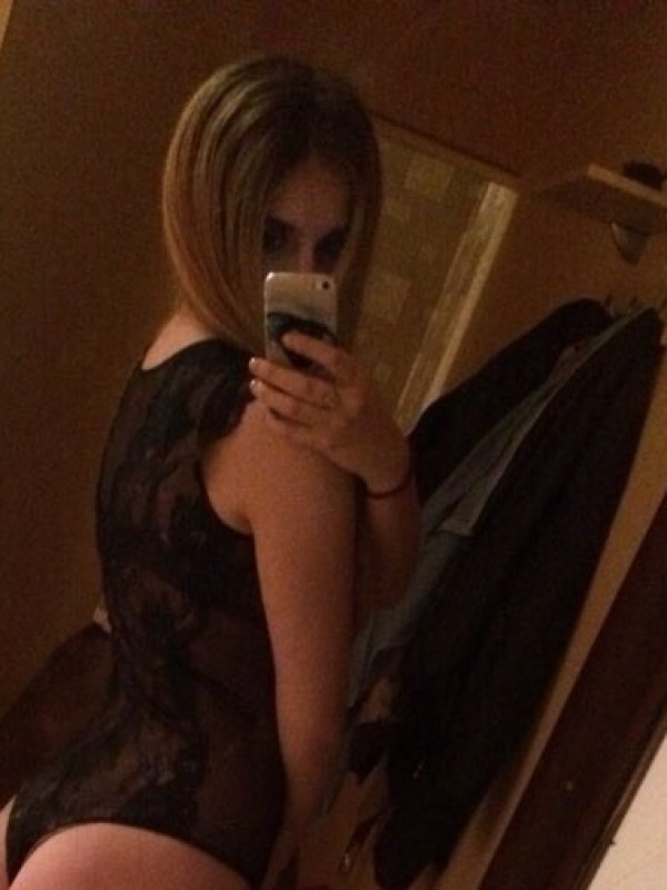 Инга привлекательная девушка из Опочка цена от 3500 руб